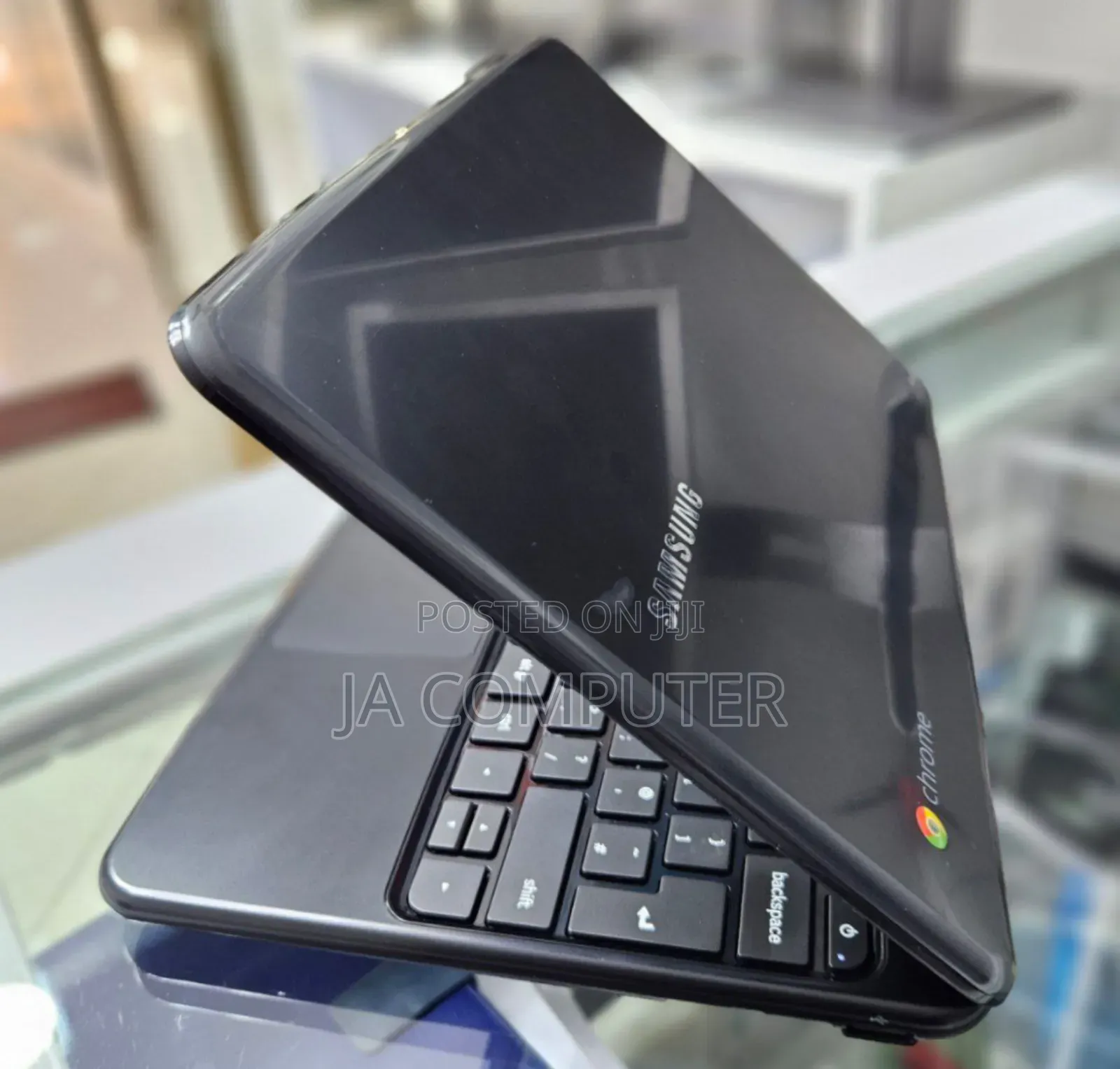 New Laptop Samsung Chromebook 3 11 4GB Intel Celeron SSD 16 GB