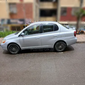 Toyota Platz 2001 Silver