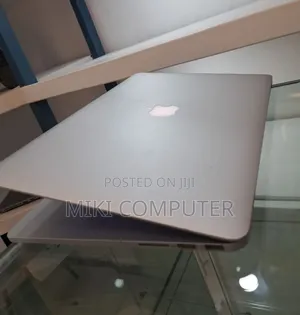 New Laptop Apple MacBook Pro 2015 16GB Intel Core I7 SSD 256GB