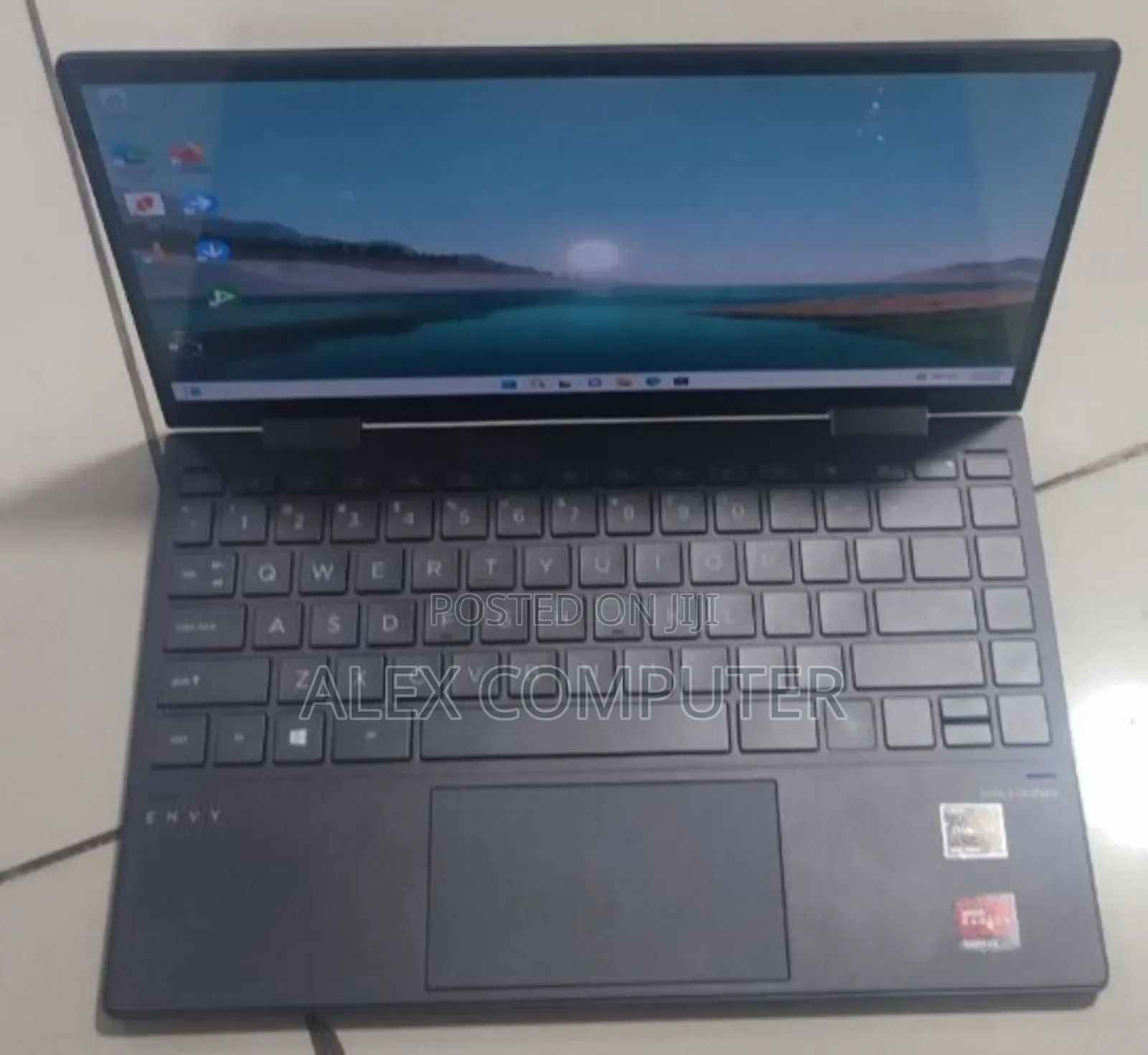 New Laptop HP Envy X360 8GB AMD Ryzen 5 SSD 256GB
