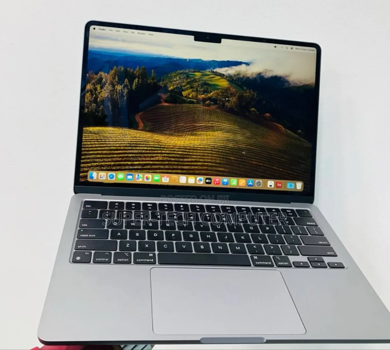 New Laptop Apple MacBook Air 2024 M3 13-Inch 16GB Apple M3 SSD 512GB