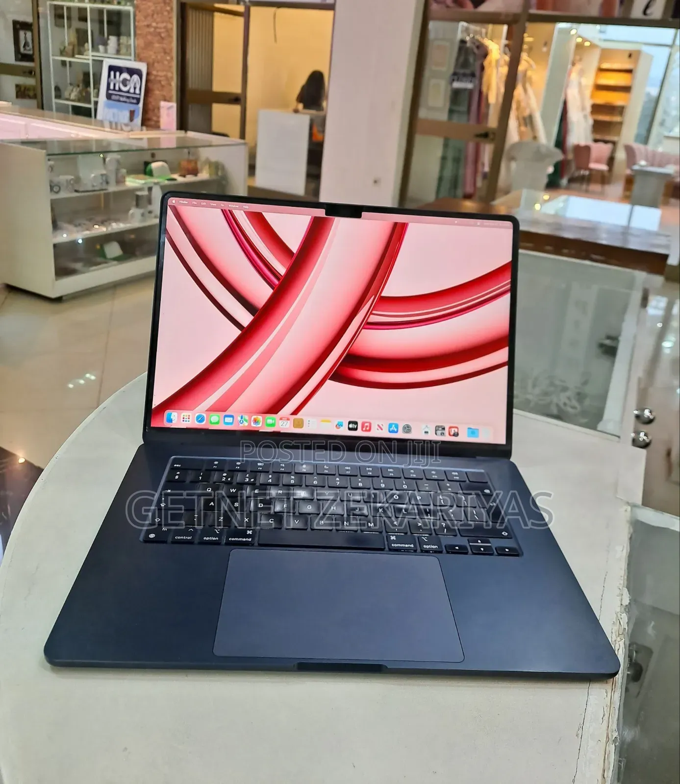 New Laptop Apple MacBook Air 2023 M2 8GB Apple M2 SSD 512GB