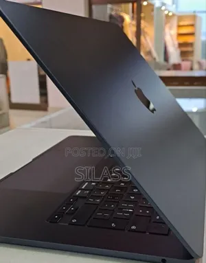 New Laptop Apple MacBook Air 2023 M2 8GB Apple M2 SSD 512GB