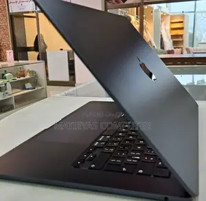 New Laptop Apple MacBook Air 2023 M2 8GB Apple M2 SSD 512GB