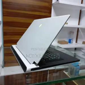 New Laptop Alienware Area-51m 16GB Intel Core I7 SSD 512GB