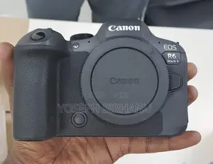 Canon R6 Mark2 With 24-105mm Red Lens