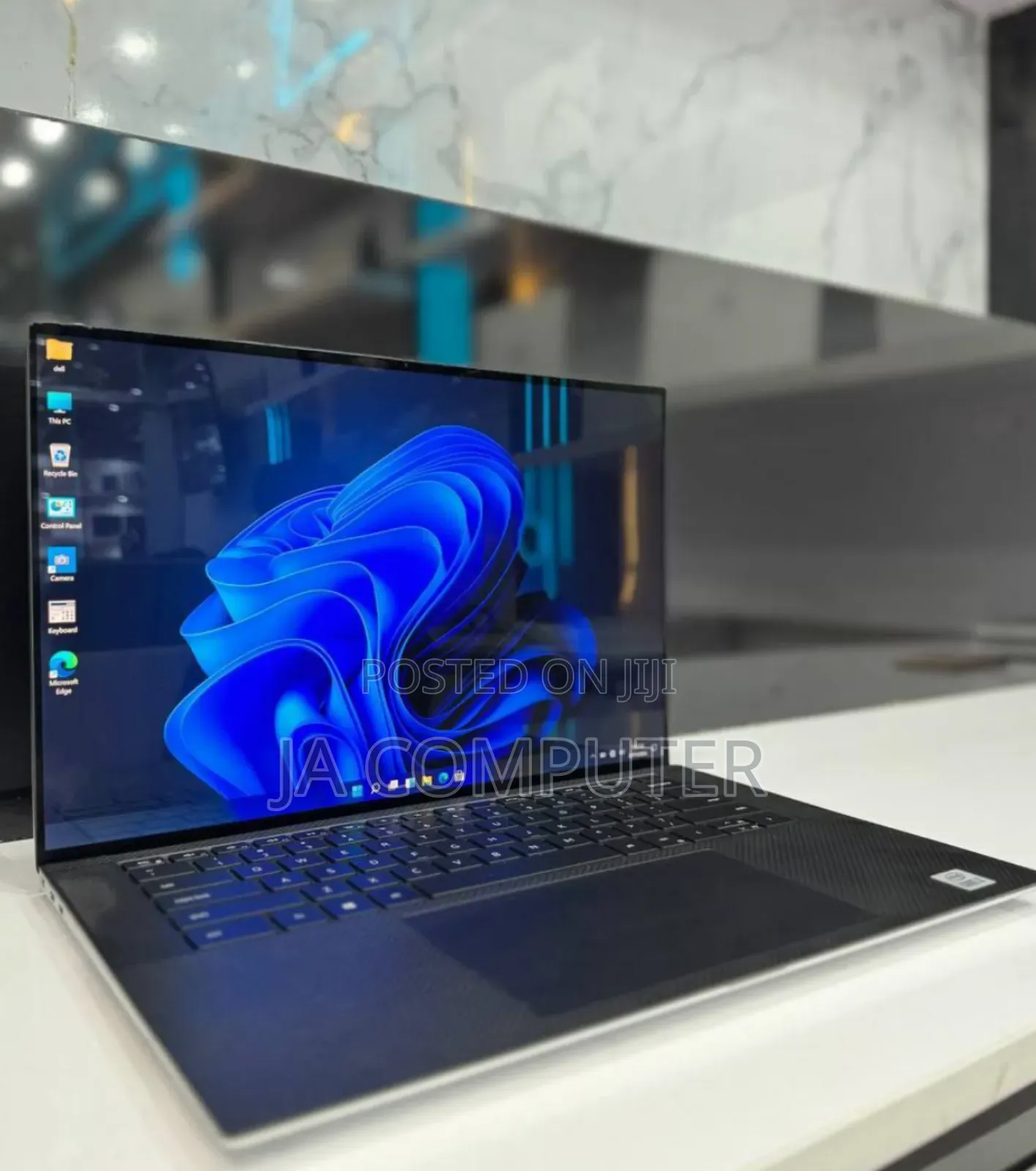 New Laptop Dell XPS 15 32GB Intel Core I7 SSD 512GB