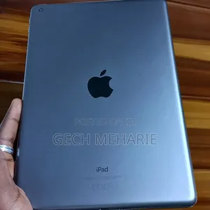 New Apple iPad 10.2 (2020) Wi-Fi 64 GB