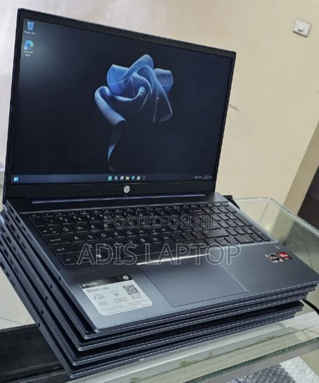 New Laptop HP Pavilion 10 16GB AMD Ryzen 5 SSD 512GB
