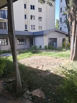 አስቸኳይ የሚሸጥ ለድርጅት የተወሰደ ቦታ