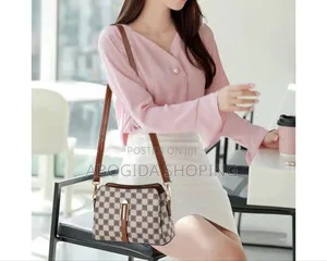 Sophisticated Women’S Handbag for Daily Glam