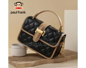 Sophisticated Women’S Handbag With Bold Details