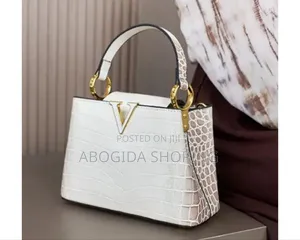 Elegant Designer Handbag for Refined Women