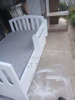 የልጆች አልጋ ፅድት ብሎ የተሠራ 100*170cm