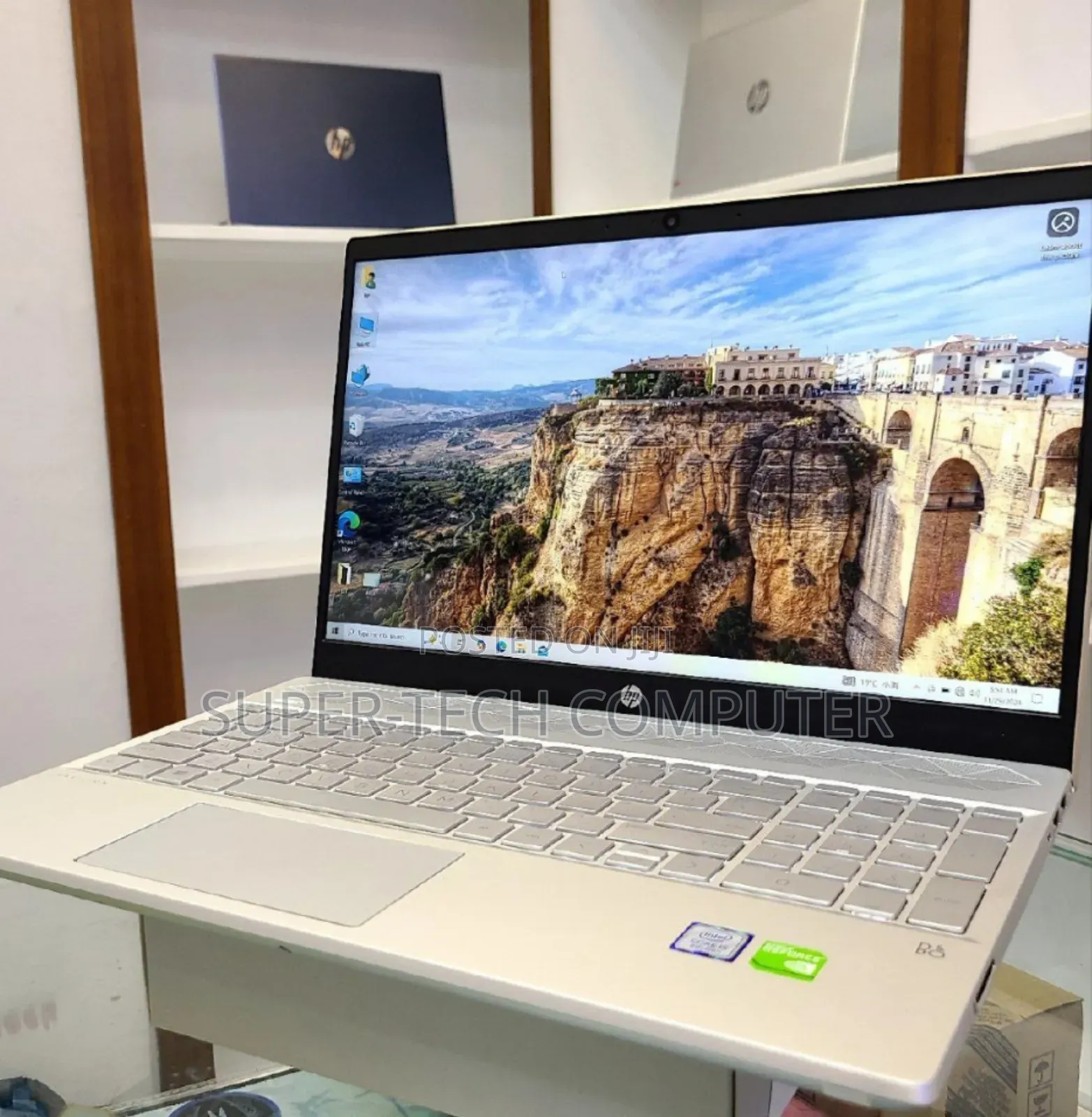 New Laptop HP Pavilion 15 8GB Intel Core I5 HDD+SSD 640GB