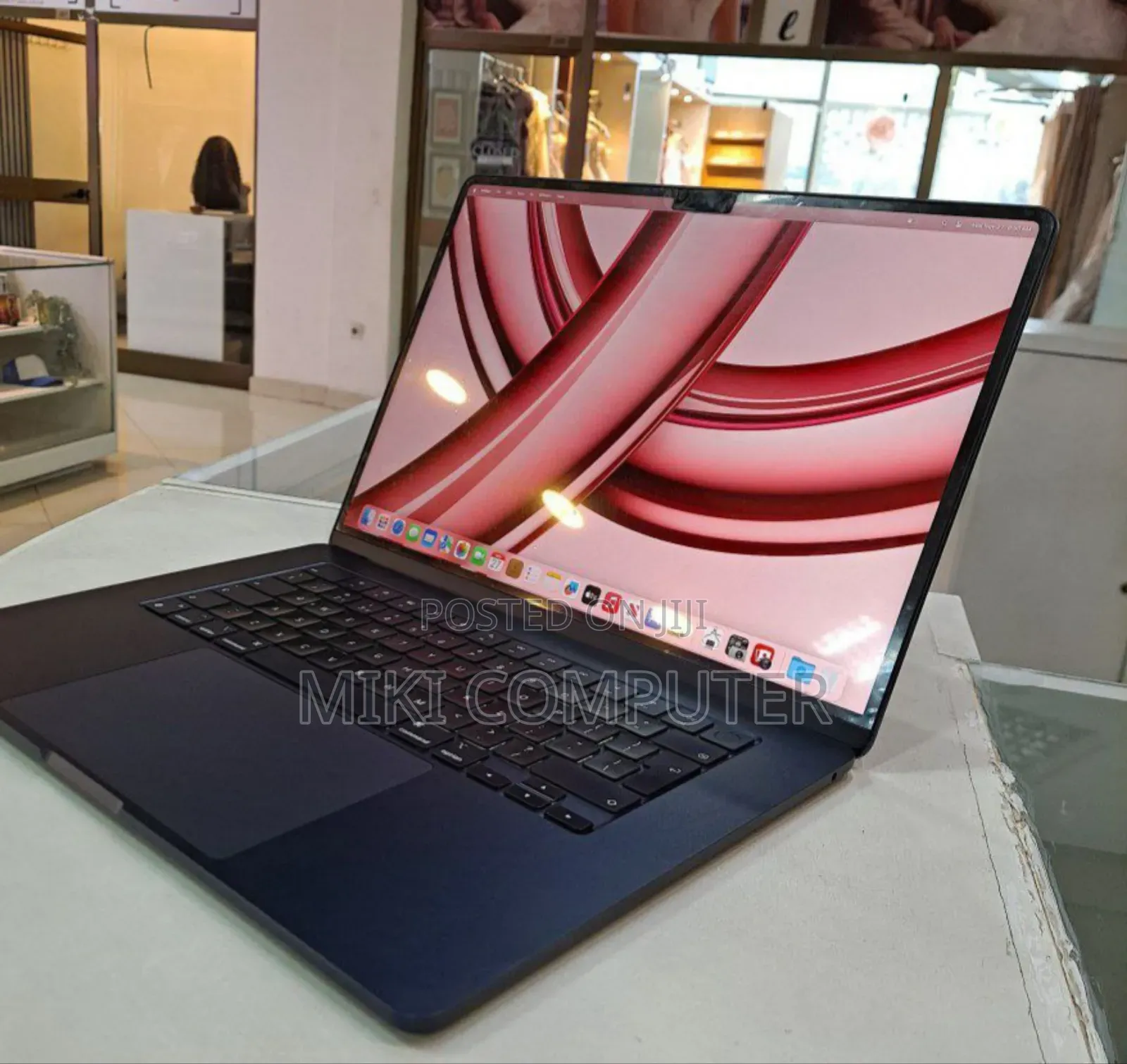 New Laptop Apple MacBook Air 2023 M2 8GB Intel SSD 512GB