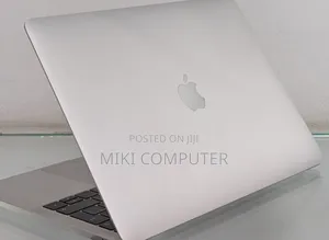 New Laptop Apple MacBook Pro 2017 8GB Intel Core I5 SSD 256GB
