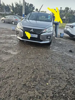 Mitsubishi Attrage 2021 Silver