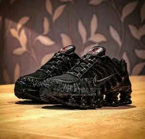 Nike Shox Brand Sneaker Made in Vietnam