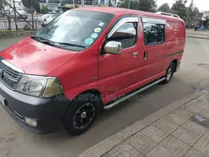 Toyota HiAce 2011 Red