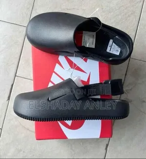 Nike Calm Crocs