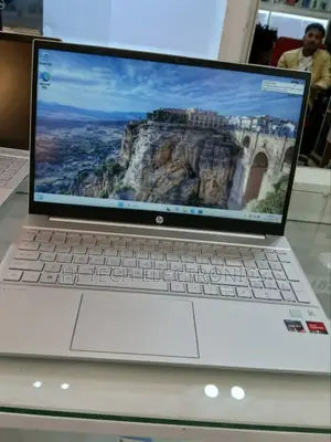 New Laptop HP Pavilion 15 8GB AMD Ryzen 5 SSD 512GB