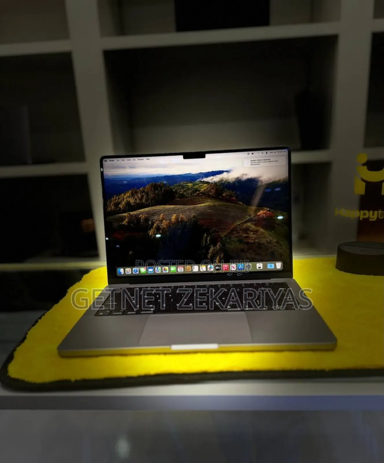 New Laptop Apple MacBook Pro 2023 M3 14-Inch 8GB Apple M3 SSD 512GB