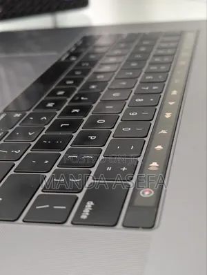 New Laptop Apple MacBook Pro 2018 16GB Intel Core I7 SSD 512GB