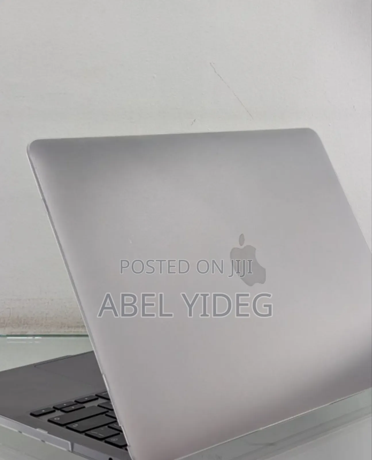 New Laptop Apple MacBook Pro 2020 M1 8GB Apple M1 SSD 256GB