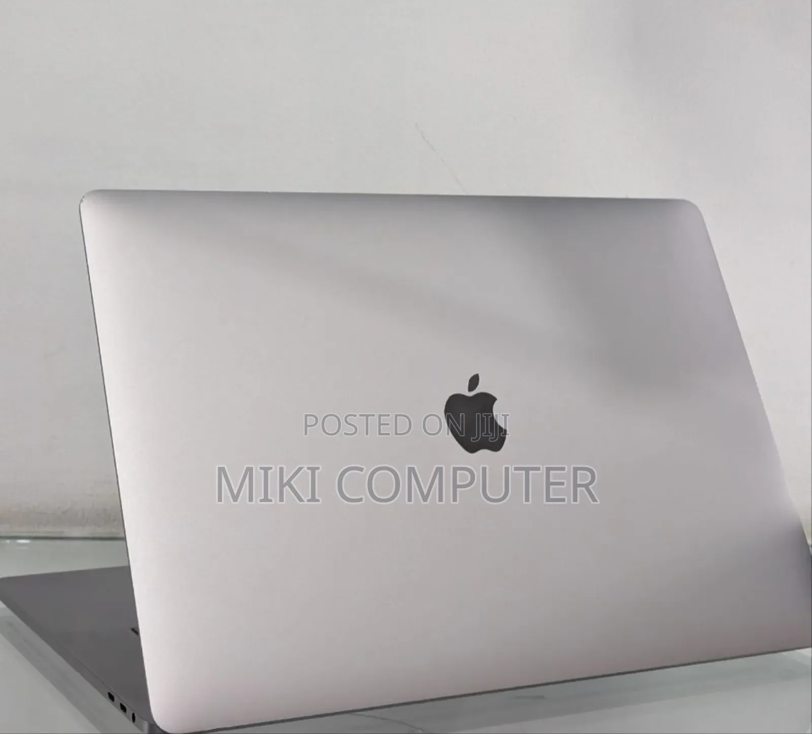 New Laptop Apple MacBook Pro 2018 16GB Intel Core I7 SSD 512GB