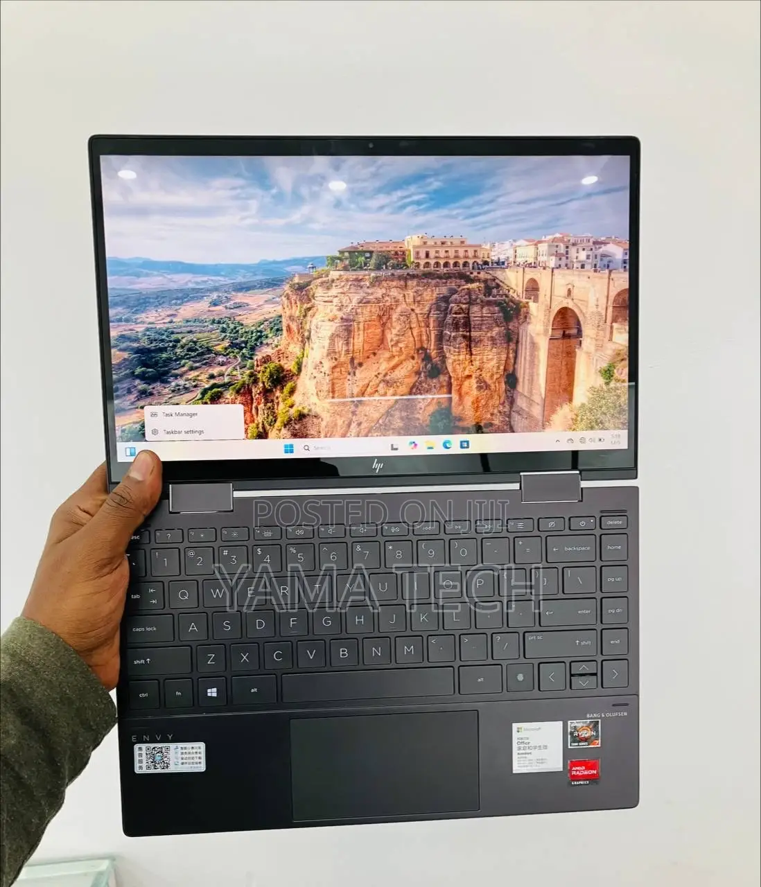 New Laptop HP Envy X360 8GB AMD Ryzen 7 SSD 512GB