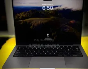New Laptop Apple MacBook Pro 8GB Apple M3 Pro SSD 512GB