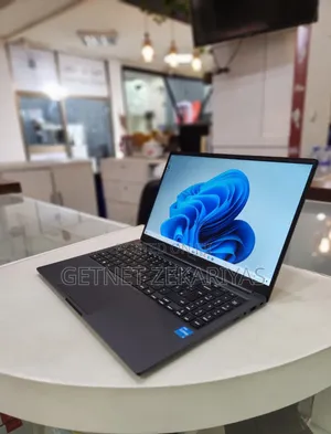 New Samsung Galaxy Book3 Pro 360 16" 8GB Intel Core I3 SSD 256GB