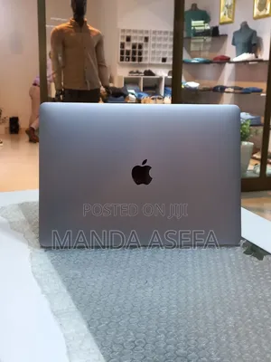 New Laptop Apple MacBook Pro 2017 8GB Intel Core I5 SSD 256GB