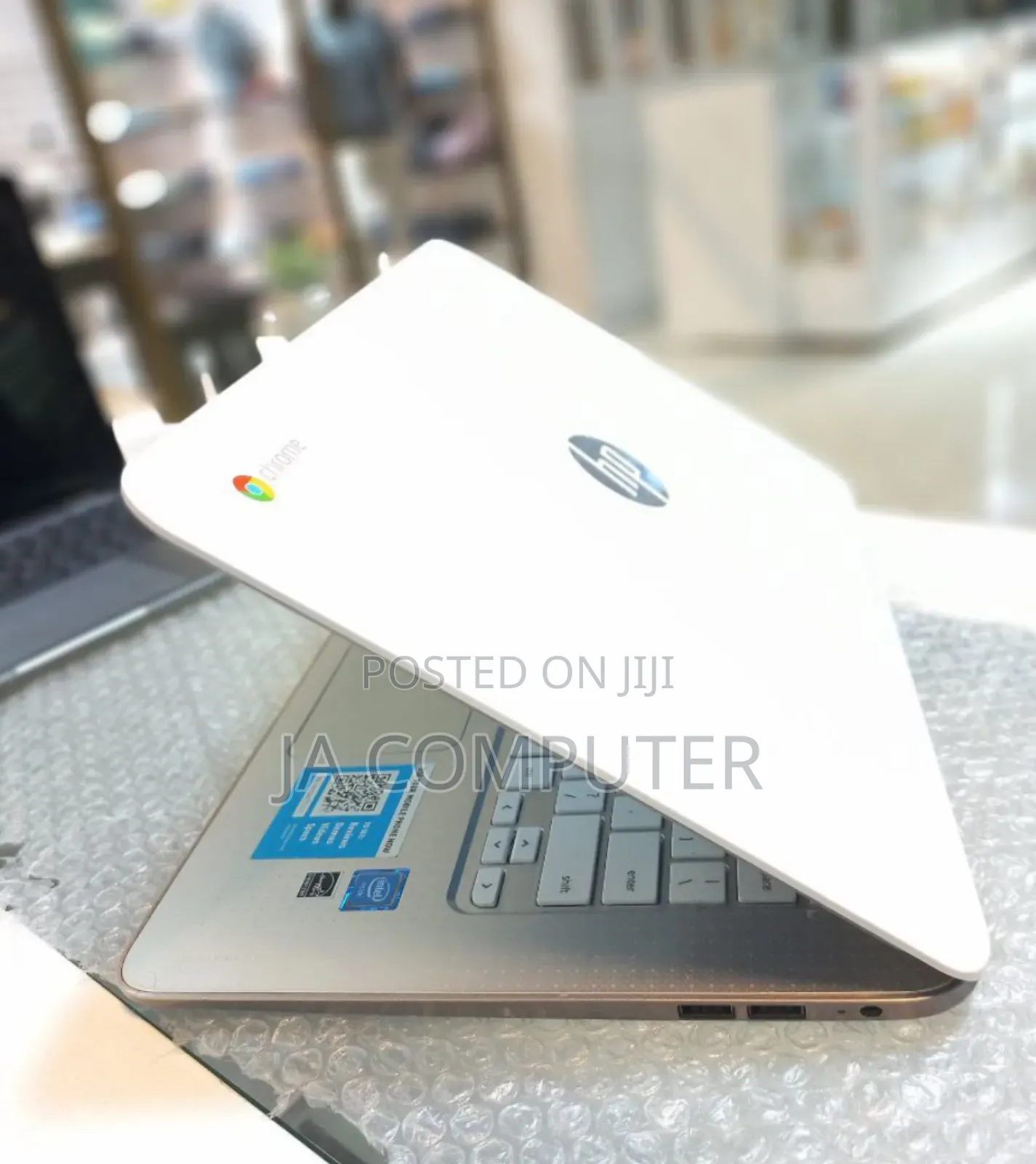 New Laptop HP Chromebook X2 2GB Intel Celeron SSD 16 GB