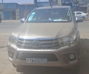 Toyota Hilux 2019 Gray