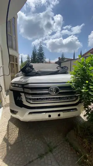 New Toyota Land Cruiser 2023 White
