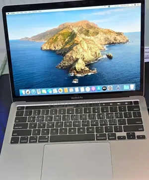 New Laptop Apple MacBook Pro 2020 16GB Intel Core I7 SSD 512GB