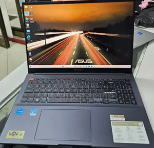 New Laptop Asus VivoBook 15 X505BA 16GB Intel Core I5 SSD 512GB