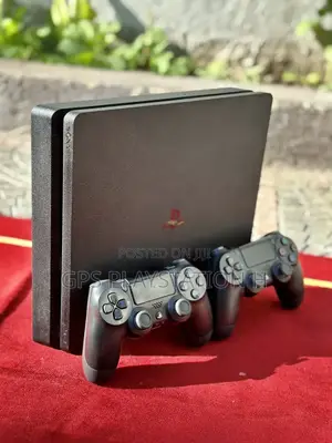 Ps 4 Slim Model Yrèēèèė