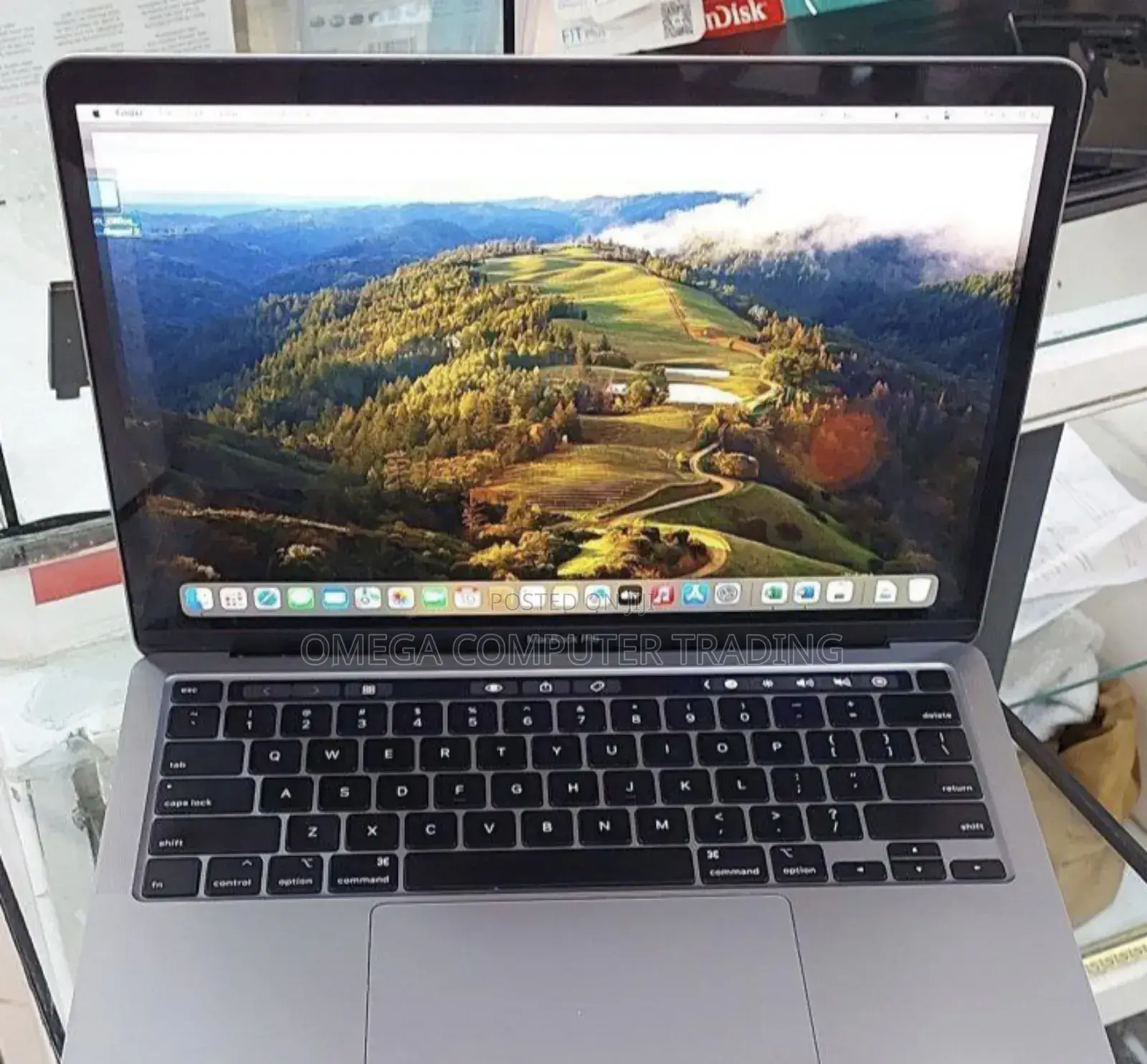 New Laptop Apple MacBook Pro 2020 16GB Intel Core i7 SSD 512GB