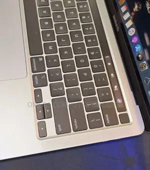 New Laptop Apple MacBook Pro 2020 16GB Intel Core i7 SSD 512GB