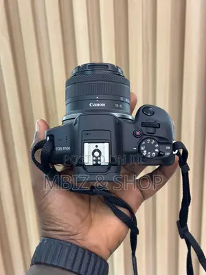 Canon R100 Camera