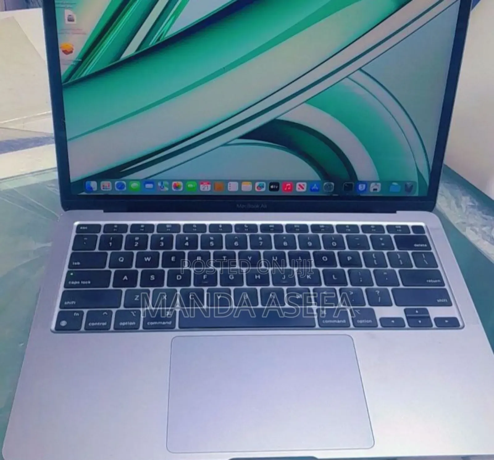 New Laptop Apple MacBook Air 2020 M1 8GB Apple M1 SSD 256GB