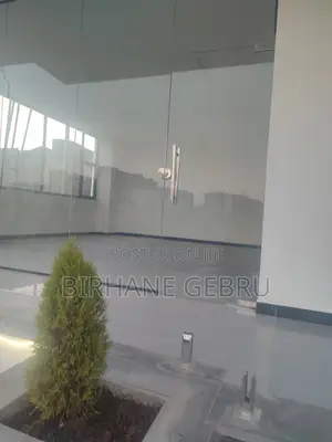 Luxury Apartiment Rent for Cafe and Restaurant For