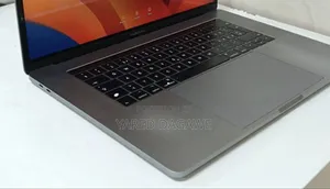 New Laptop Apple MacBook Pro 2017 16GB Intel Core I7 SSD 512GB