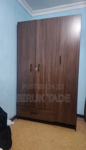 Closet 200×120cm With Laminated MDF