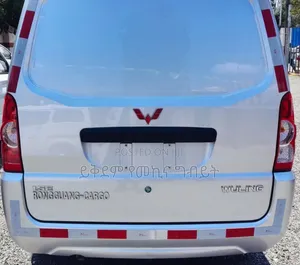Bus 2023 White