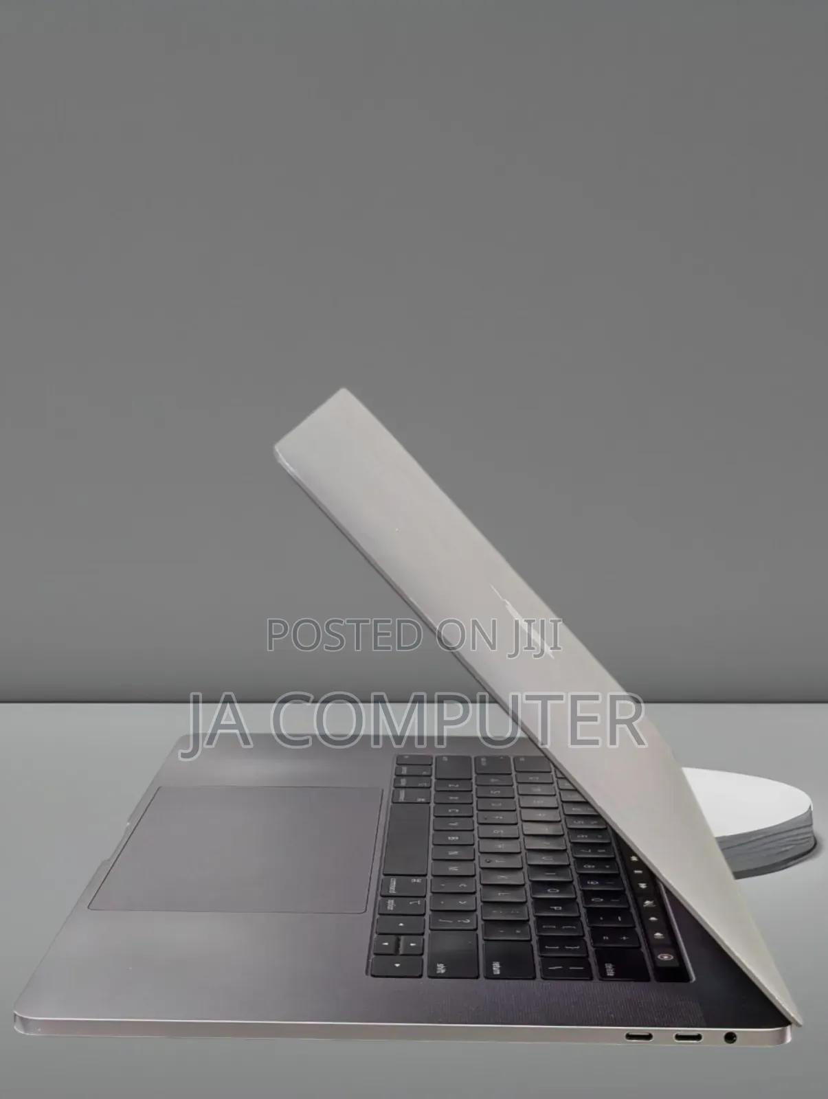 New Laptop Apple MacBook Pro 2018 16GB Intel Core I9 SSD 1T