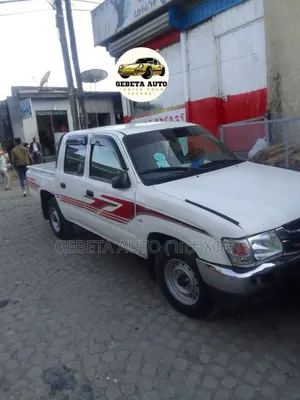 Toyota Hilux 1998 White